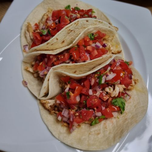 tacos z kurczakiem i salsą pomidorową z air fryer