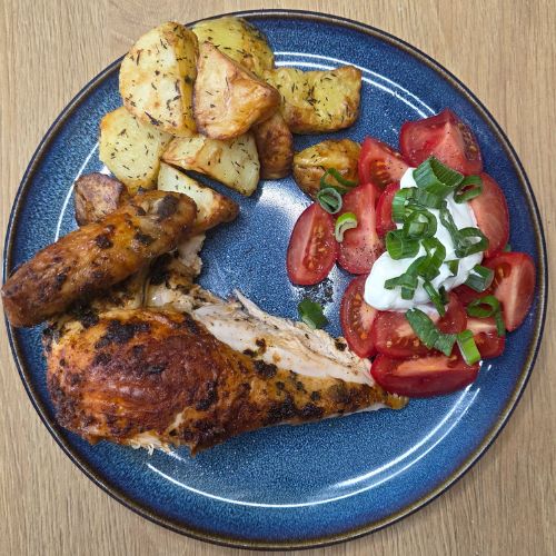 kurczak upieczony w całości w marynacie maślano-czosnkowej z air fryer