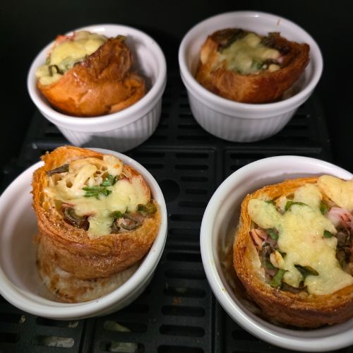 babeczki z croissanta z jajkiem serem i wędliną z air fryer