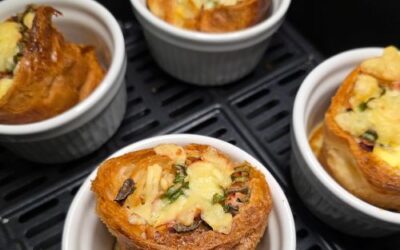 Croissant z jajkiem i dodatkami z Air Fryer