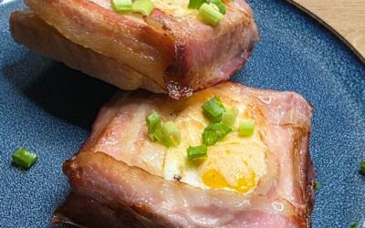 Śniadaniowe tosty z jajkiem i boczkiem z Air Fryer