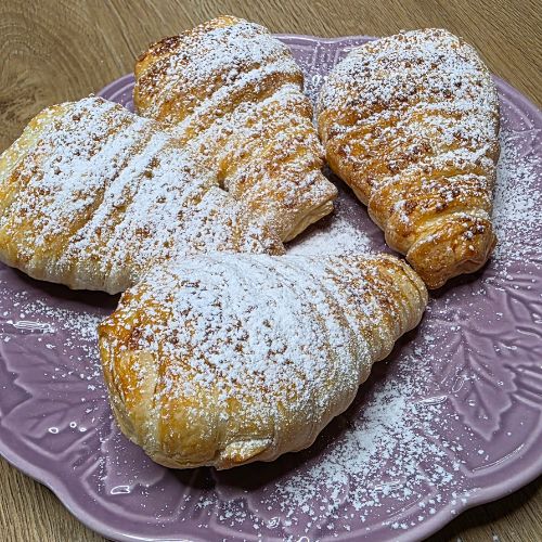 Gruszki z Czekoladą i Orzechami w Cieście Francuskim z Air Fryer