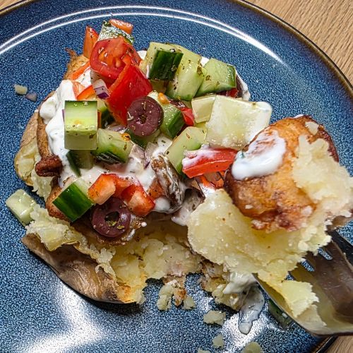 ziemniak w całości pieczony z kurczakiem z airfryer