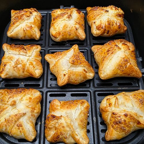 Kopertki z ciasta francuskiego nadziewane twarogiem z budyniem z air fryer