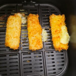 mozzarella sticks z papieru ryżowego z frytkownicy beztłuszczowej